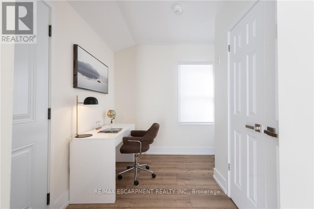 8-10 Ontario Street, Grimsby, Ontario  L3M 3G9 - Photo 13 - X12755292