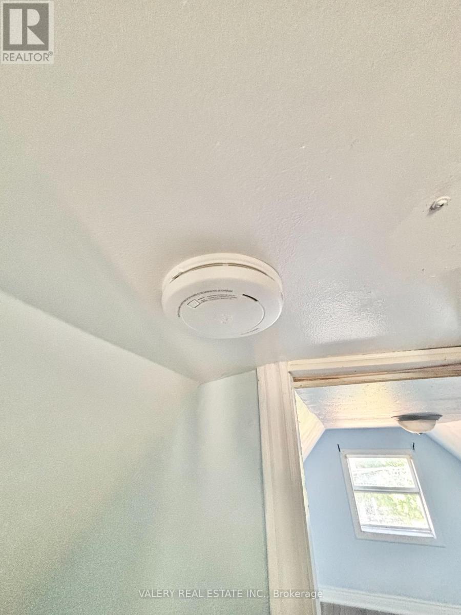 25 Niagara Street, Hamilton, Ontario  L8L 6A3 - Photo 7 - X12755164