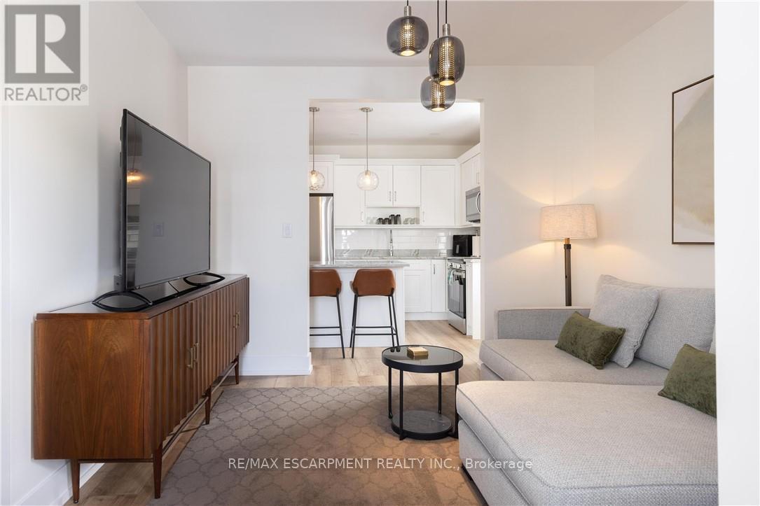 8-10 Ontario Street, Grimsby, Ontario  L3M 3G9 - Photo 7 - X12755292