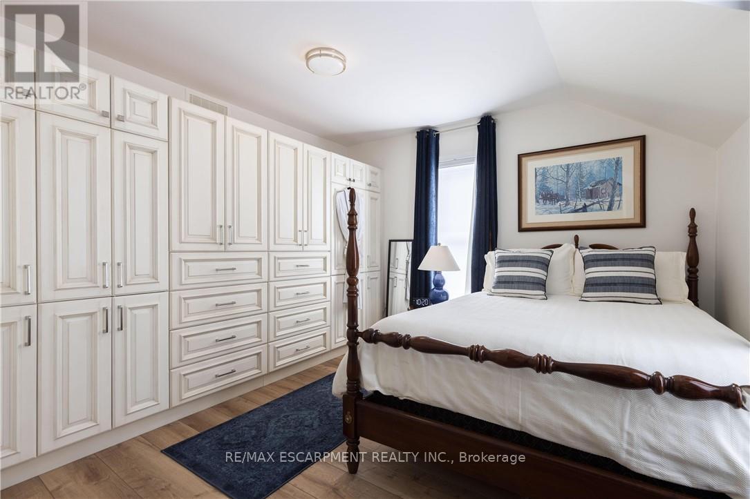 8-10 Ontario Street, Grimsby, Ontario  L3M 3G9 - Photo 14 - X12755292