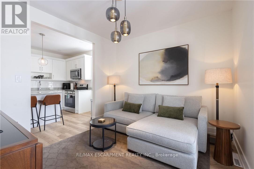 8-10 Ontario Street, Grimsby, Ontario  L3M 3G9 - Photo 8 - X12755292