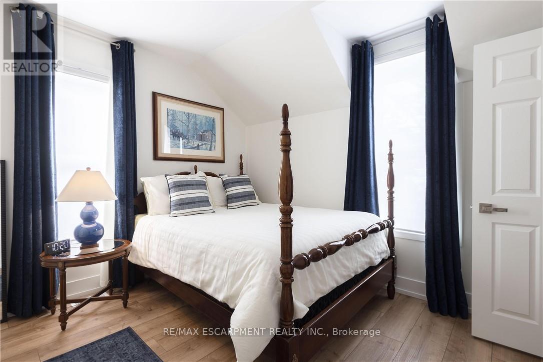 8-10 Ontario Street, Grimsby, Ontario  L3M 3G9 - Photo 15 - X12755292