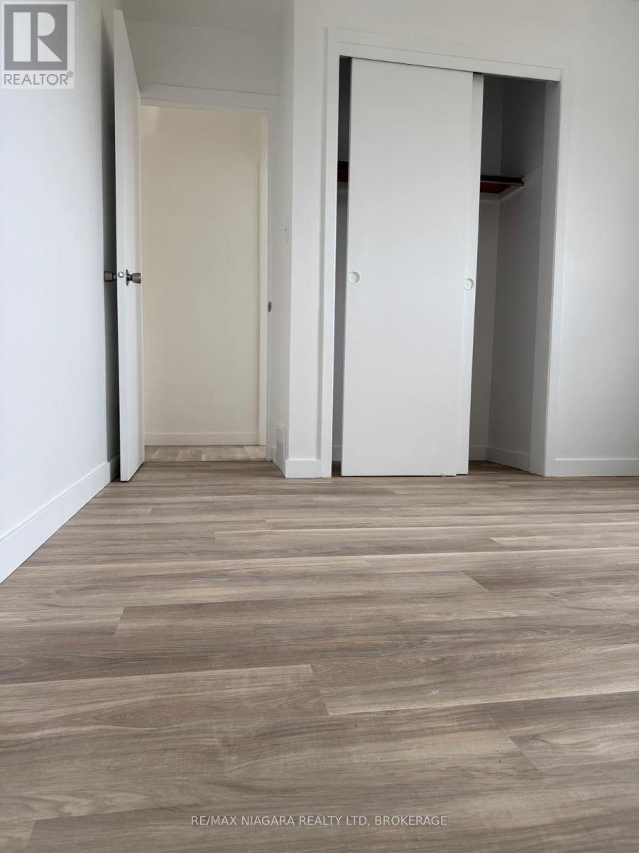 8006 Paddock Trail Drive, Niagara Falls (Ascot), Ontario  L2H 1X2 - Photo 14 - X12757156