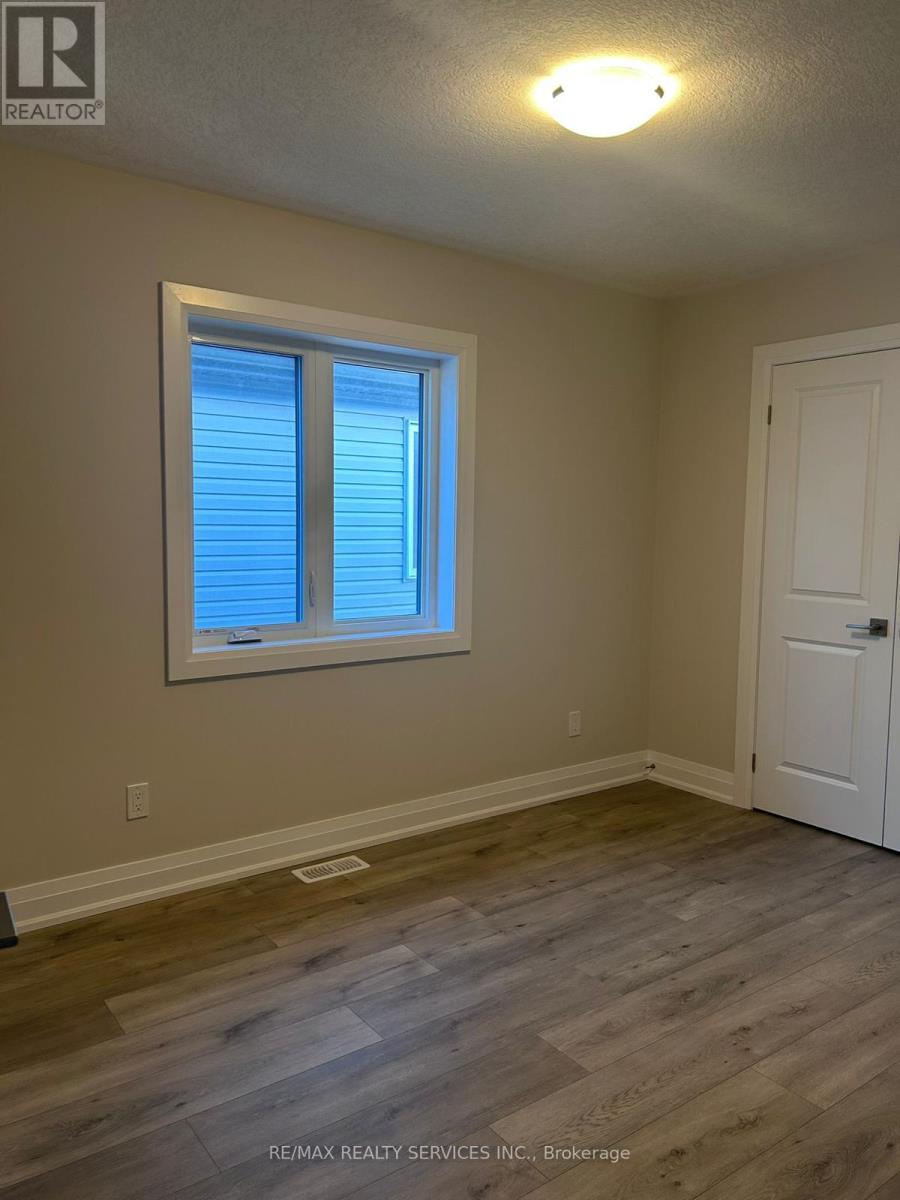 30 Shaded Creek Drive, Kitchener, Ontario  N2P 2P3 - Photo 8 - X12755294