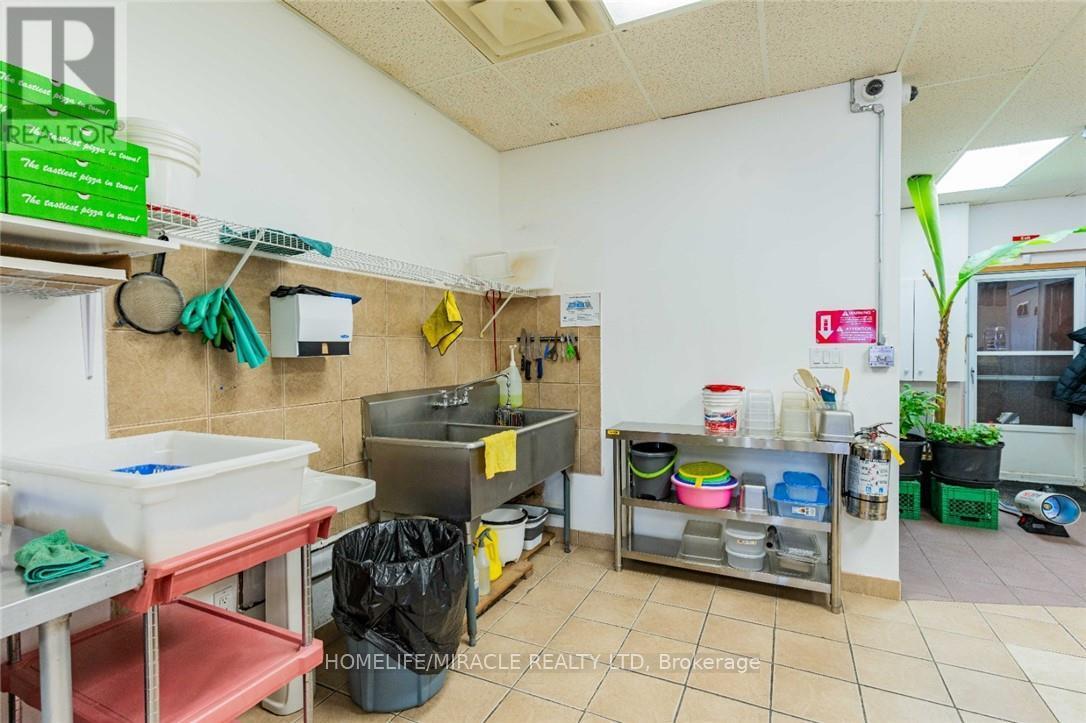 6 - 112 Oriole Parkway W, Woolwich, Ontario  N3B 1C5 - Photo 11 - X12755300