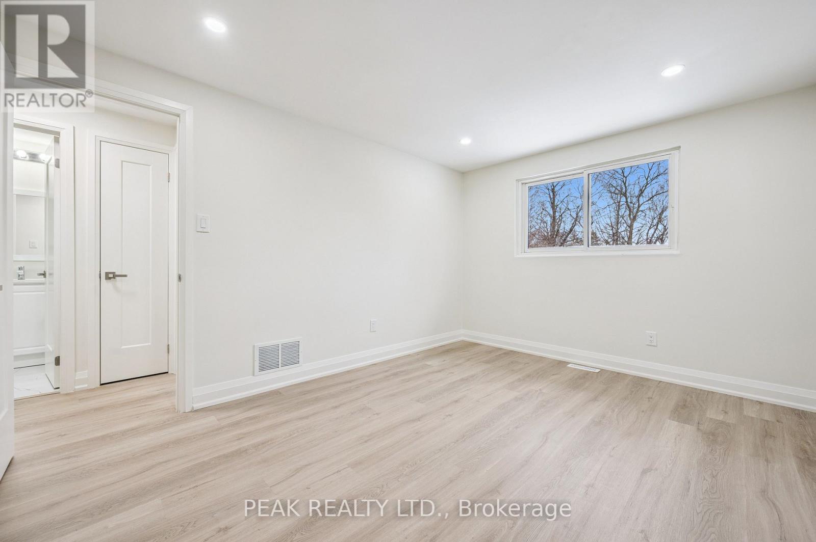 116 Markwood Drive, Kitchener, Ontario  N2M 2H6 - Photo 15 - X12755360