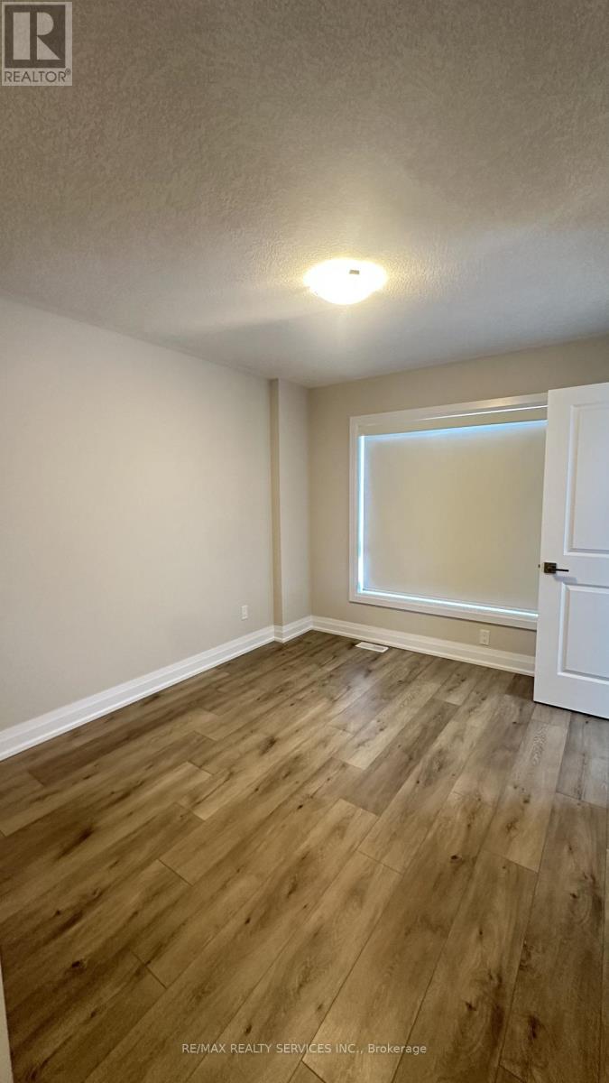 30 Shaded Creek Drive, Kitchener, Ontario  N2P 2P3 - Photo 9 - X12755294