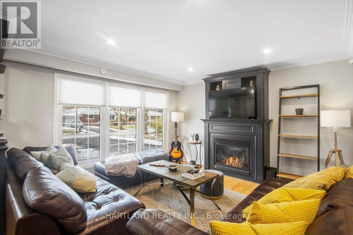 19 Kenworth Drive, St. Catharines, Ontario  L2M 4S4 - Photo 4 - X12755454