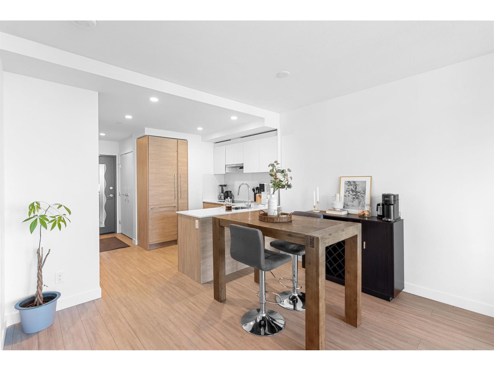 2308 13615 Fraser Highway, Surrey, British Columbia  V3T 0P7 - Photo 5 - R3085860