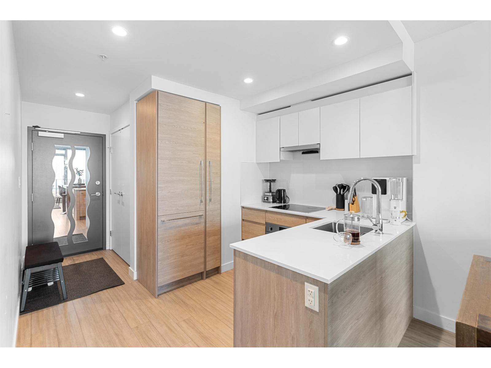 2308 13615 Fraser Highway, Surrey, British Columbia  V3T 0P7 - Photo 3 - R3085860