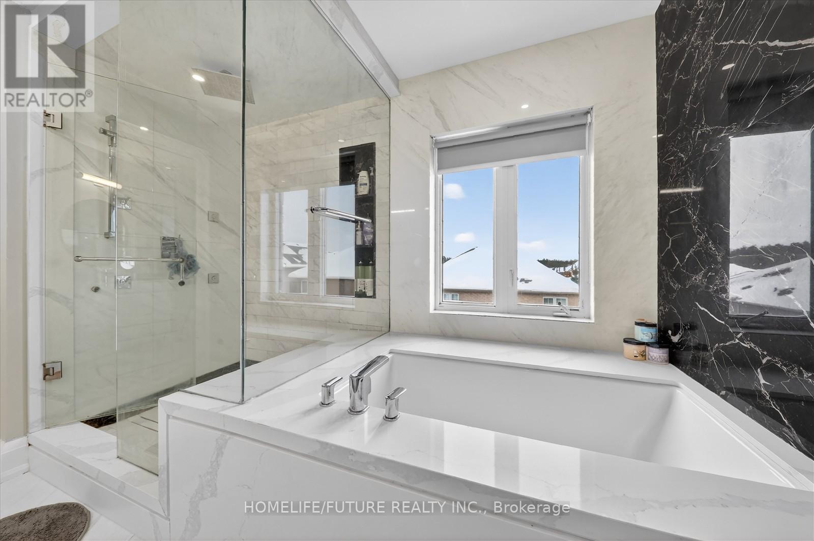 130 Tango Crescent, Newmarket (Woodland Hill), Ontario  L3X 0K4 - Photo 26 - N12755372