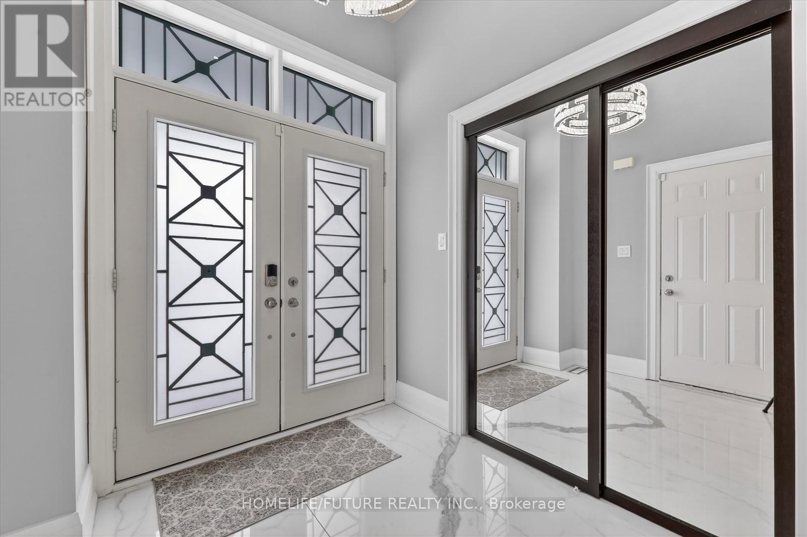 130 Tango Crescent, Newmarket (Woodland Hill), Ontario  L3X 0K4 - Photo 3 - N12755372