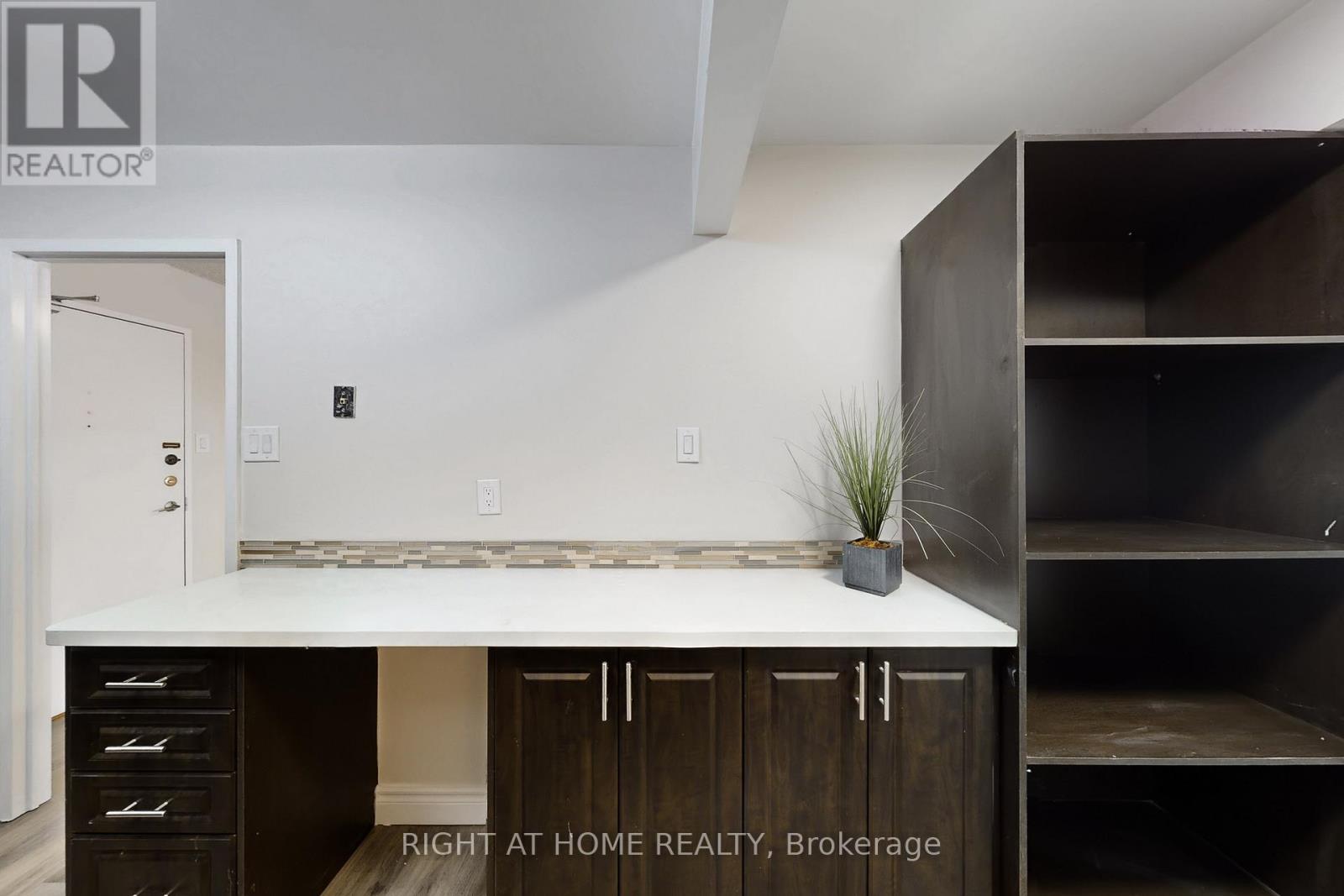 702 - 1338 York Mills Road, Toronto (Parkwoods-Donalda), Ontario  M3A 3M3 - Photo 12 - C12755354