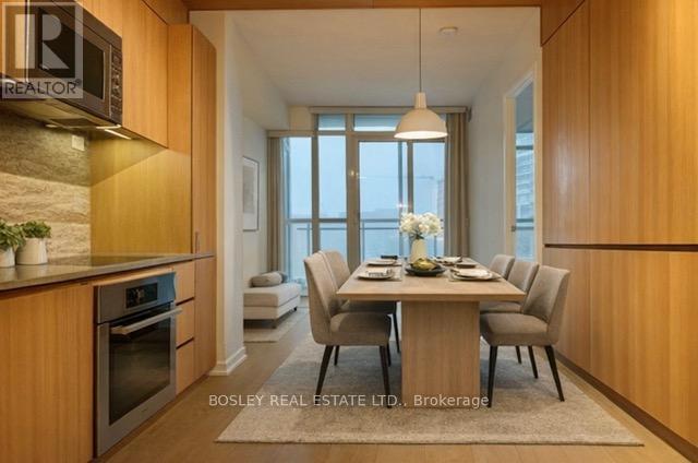 841 - 15 Iceboat Terrace, Toronto (Waterfront Communities), Ontario  M5V 4A5 - Photo 5 - C12754696