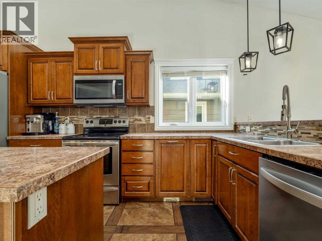 421 11 Street, Nobleford, Alberta  T0L 1S0 - Photo 12 - A2279904