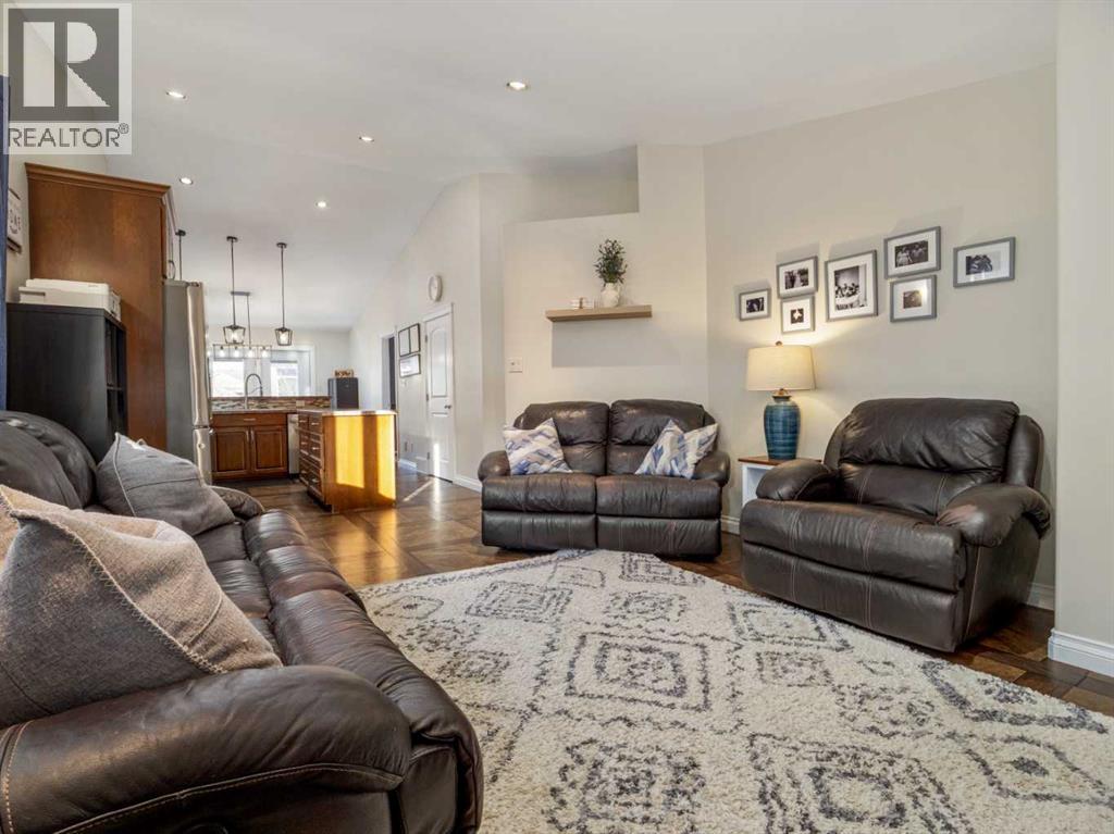 421 11 Street, Nobleford, Alberta  T0L 1S0 - Photo 8 - A2279904