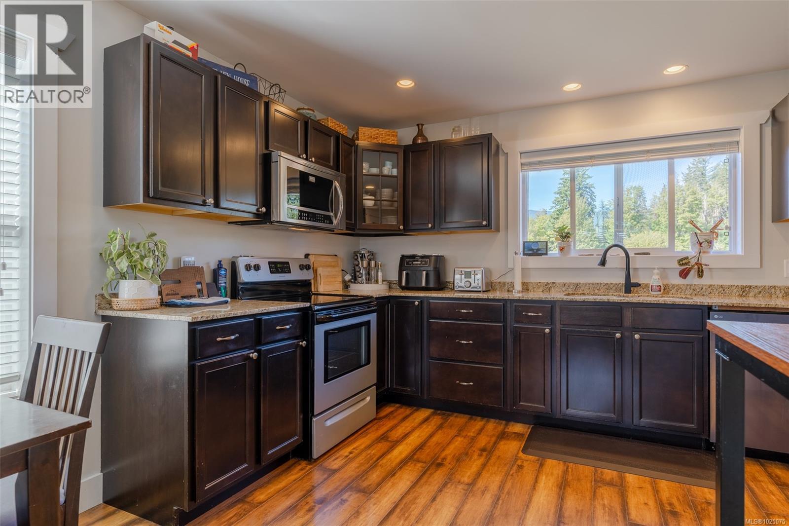 5585 Swallow Dr, Port Alberni, British Columbia  V9Y 7H1 - Photo 14 - 1025075