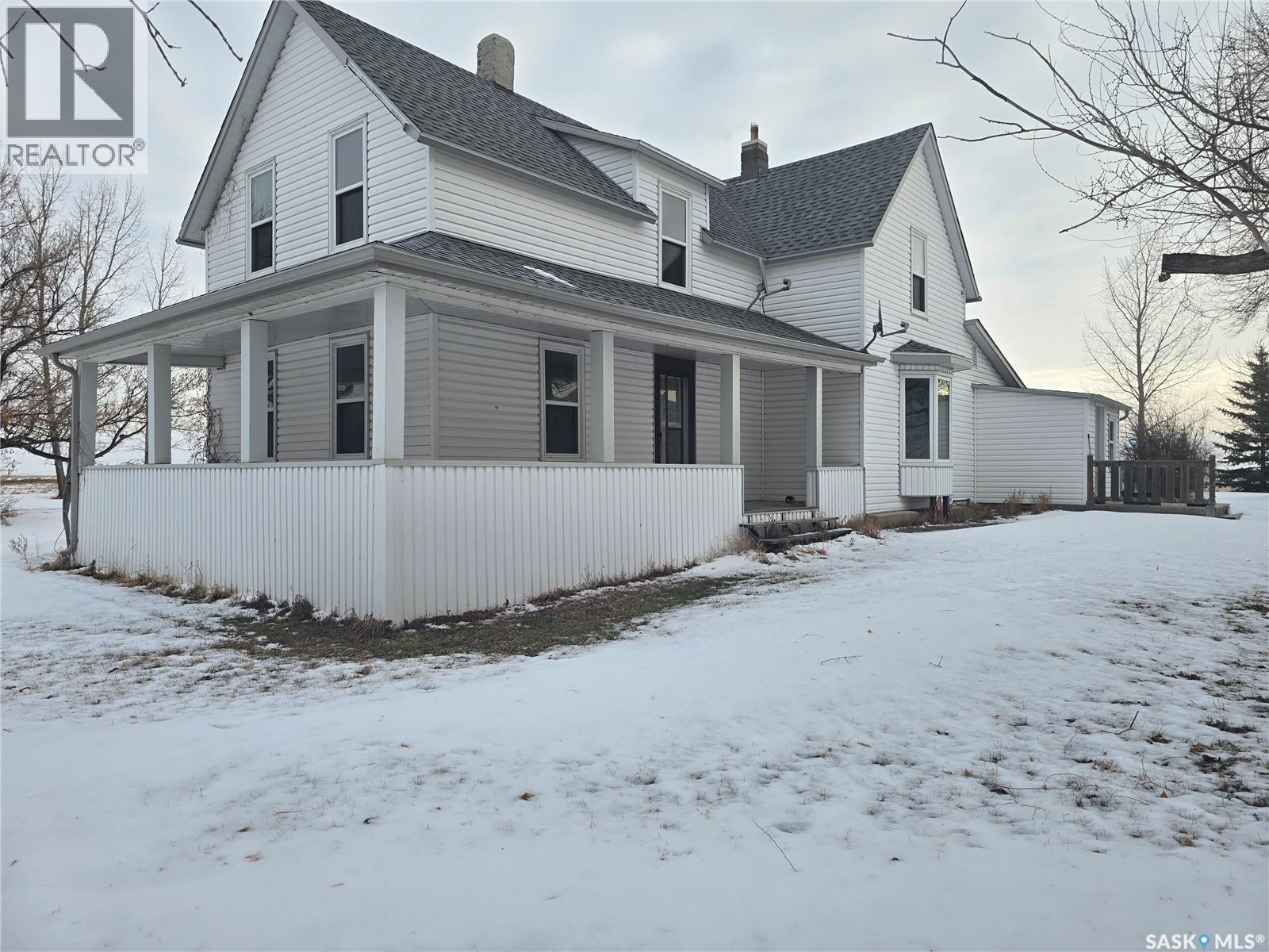 Litschke Acreage, Halbrite, Saskatchewan  S0C 1H0 - Photo 2 - SK027919