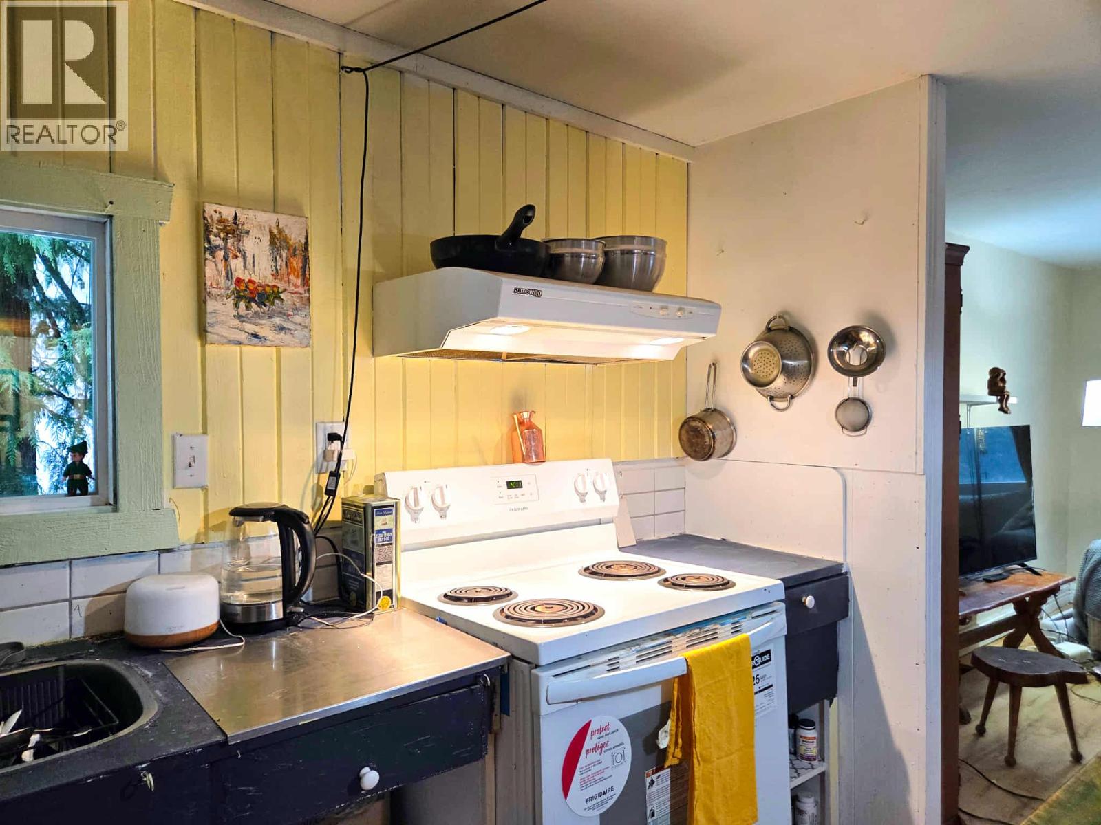 891 Monte Vista Drive Unit# 29, Rossland, British Columbia  V0G 1Y0 - Photo 9 - 10374565