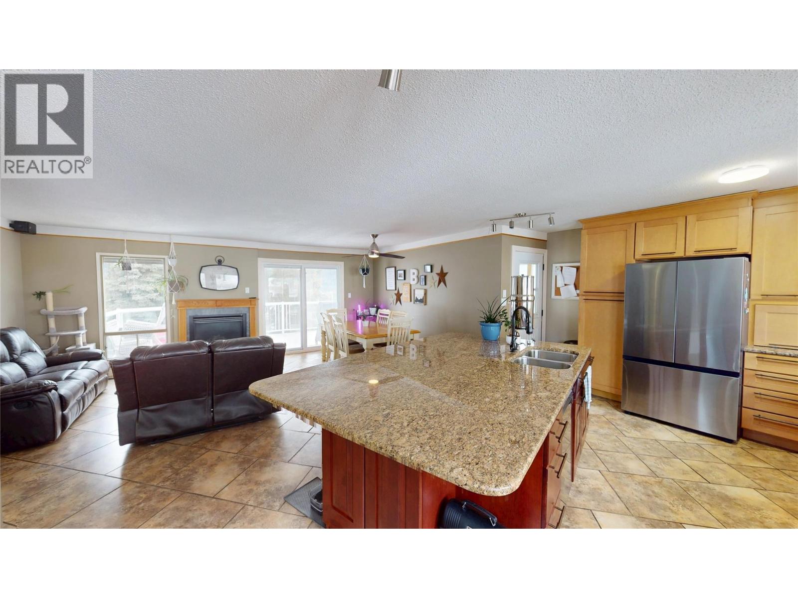 1110 Ash Crescent, Elkford, British Columbia  V0B 1H0 - Photo 5 - 10372848