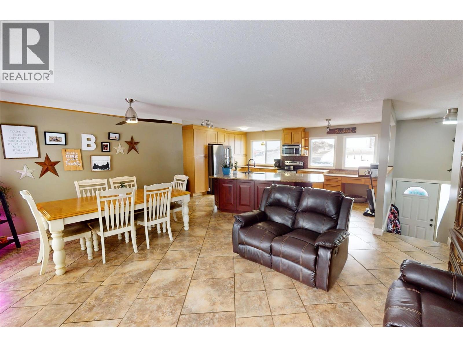 1110 Ash Crescent, Elkford, British Columbia  V0B 1H0 - Photo 10 - 10372848