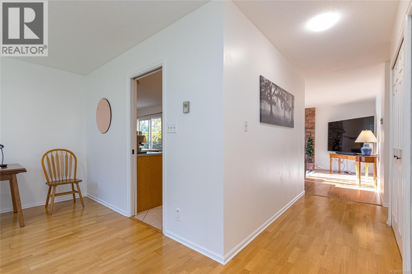 710 Greenlea Dr, Saanich, British Columbia  V8Z 6V8 - Photo 5 - 1023426