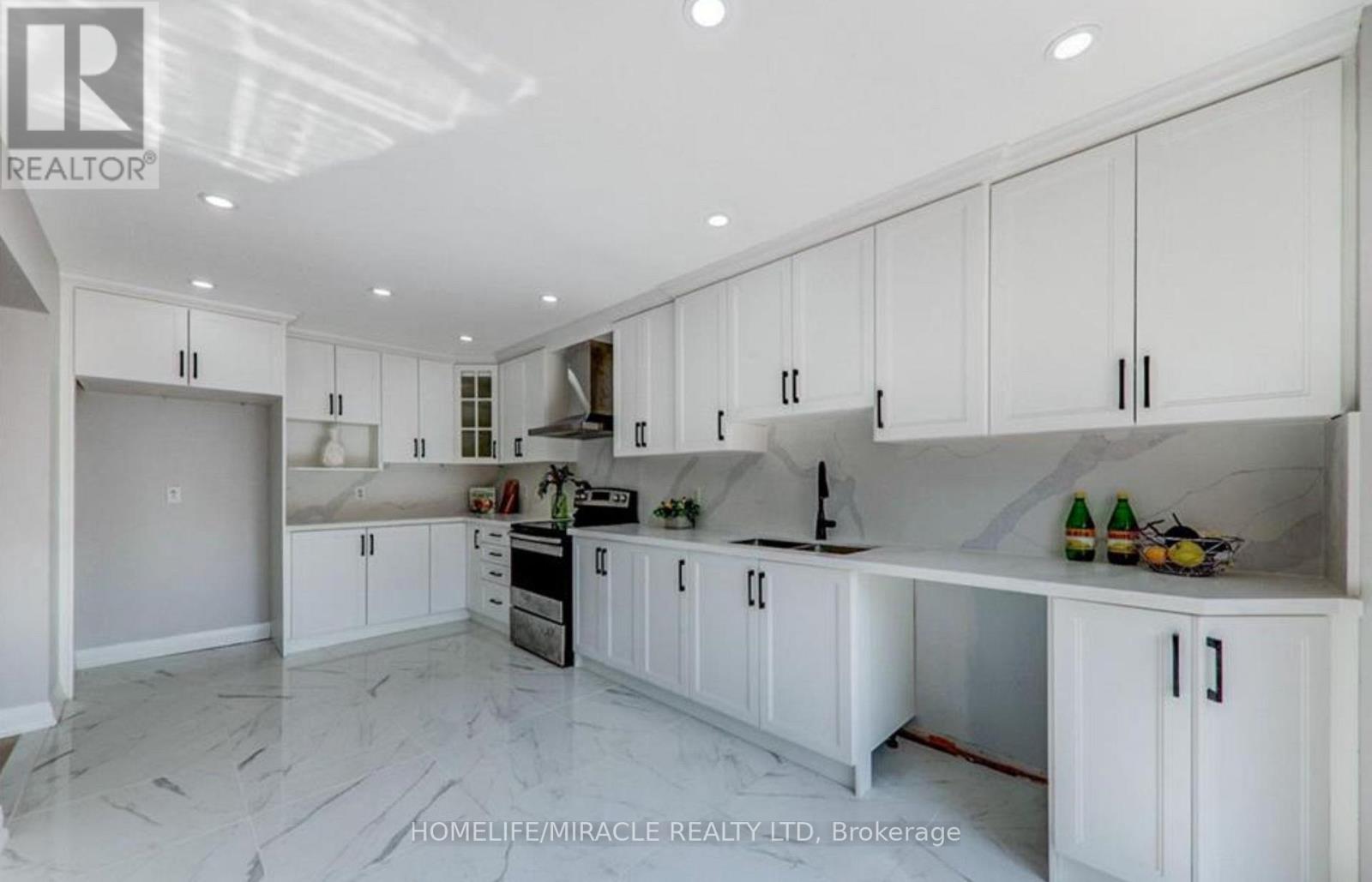 95 Luella Crescent, Brampton, Ontario  L7A 3H5 - Photo 10 - W12741212