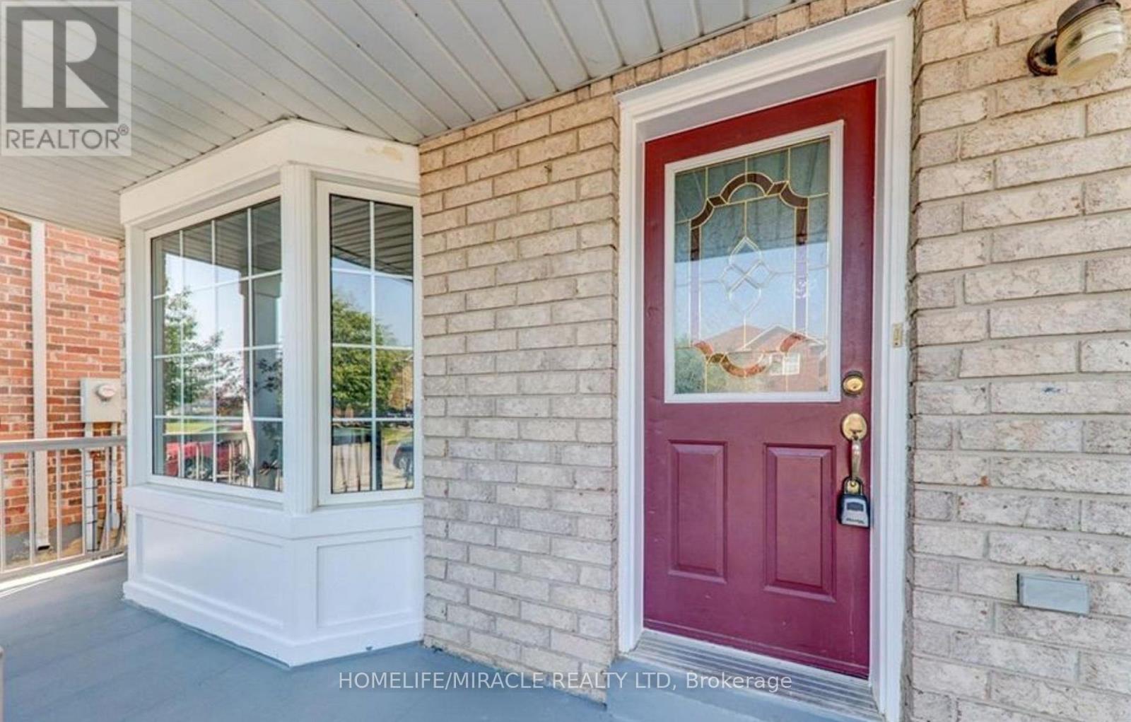 95 Luella Crescent, Brampton, Ontario  L7A 3H5 - Photo 3 - W12741212