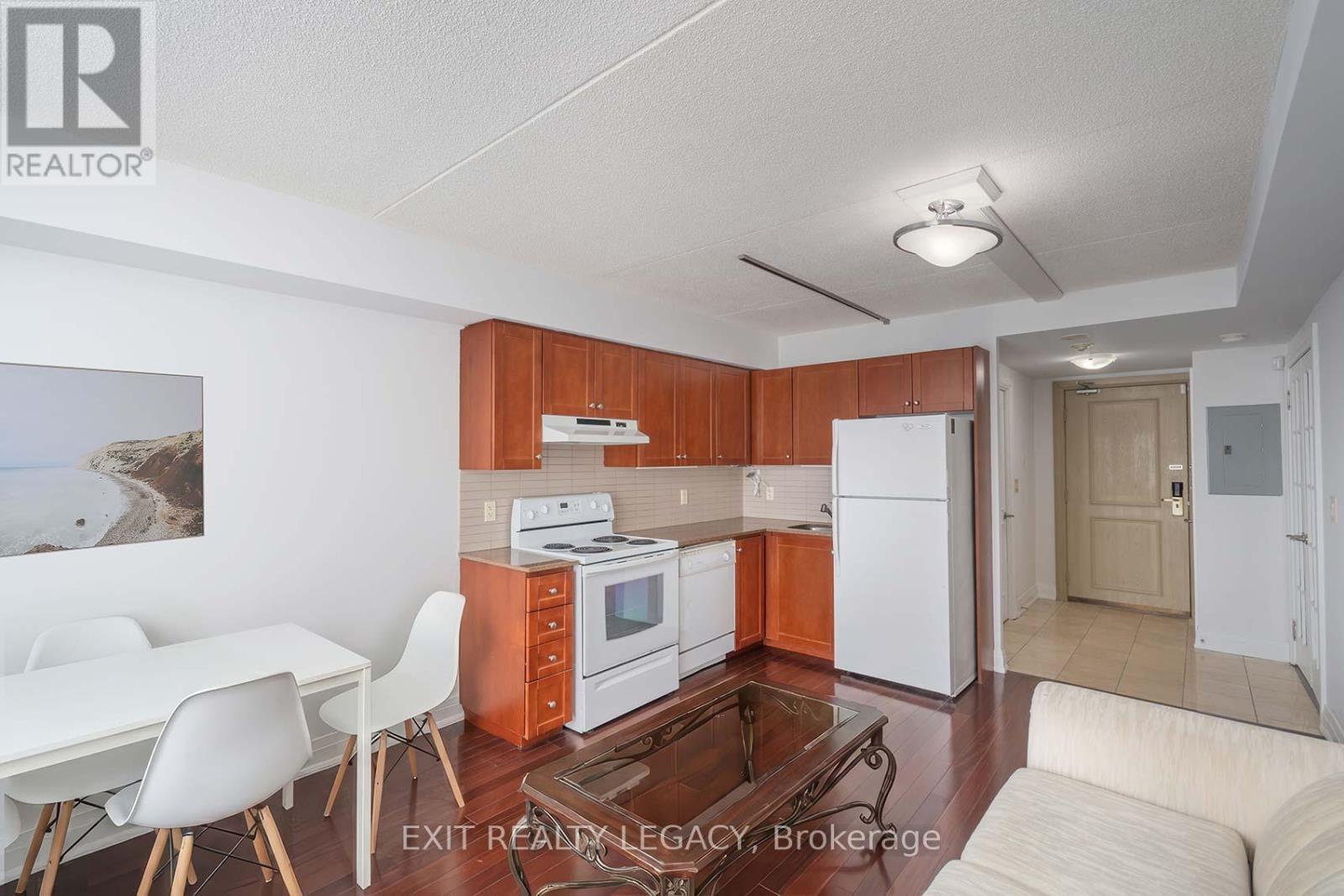 813 - 2737 Keele Street, Toronto (Downsview-Roding-Cfb), Ontario  M3M 2E9 - Photo 10 - W12756966