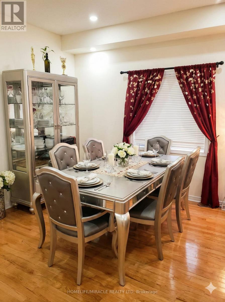 Main - 17 Portrush Trail, Brampton (Credit Valley), Ontario  L6X 0R4 - Photo 6 - W12757020