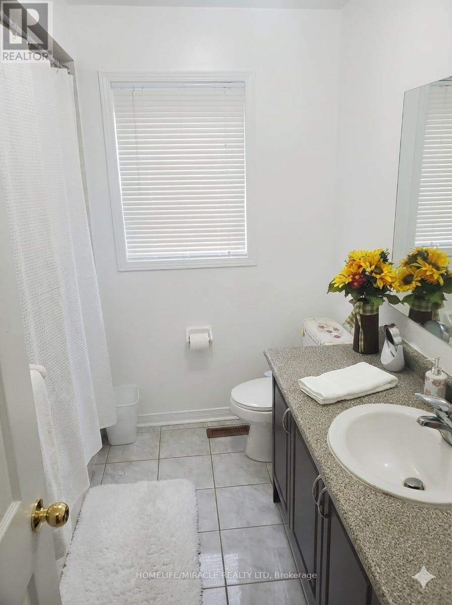 Main - 17 Portrush Trail, Brampton (Credit Valley), Ontario  L6X 0R4 - Photo 9 - W12757020