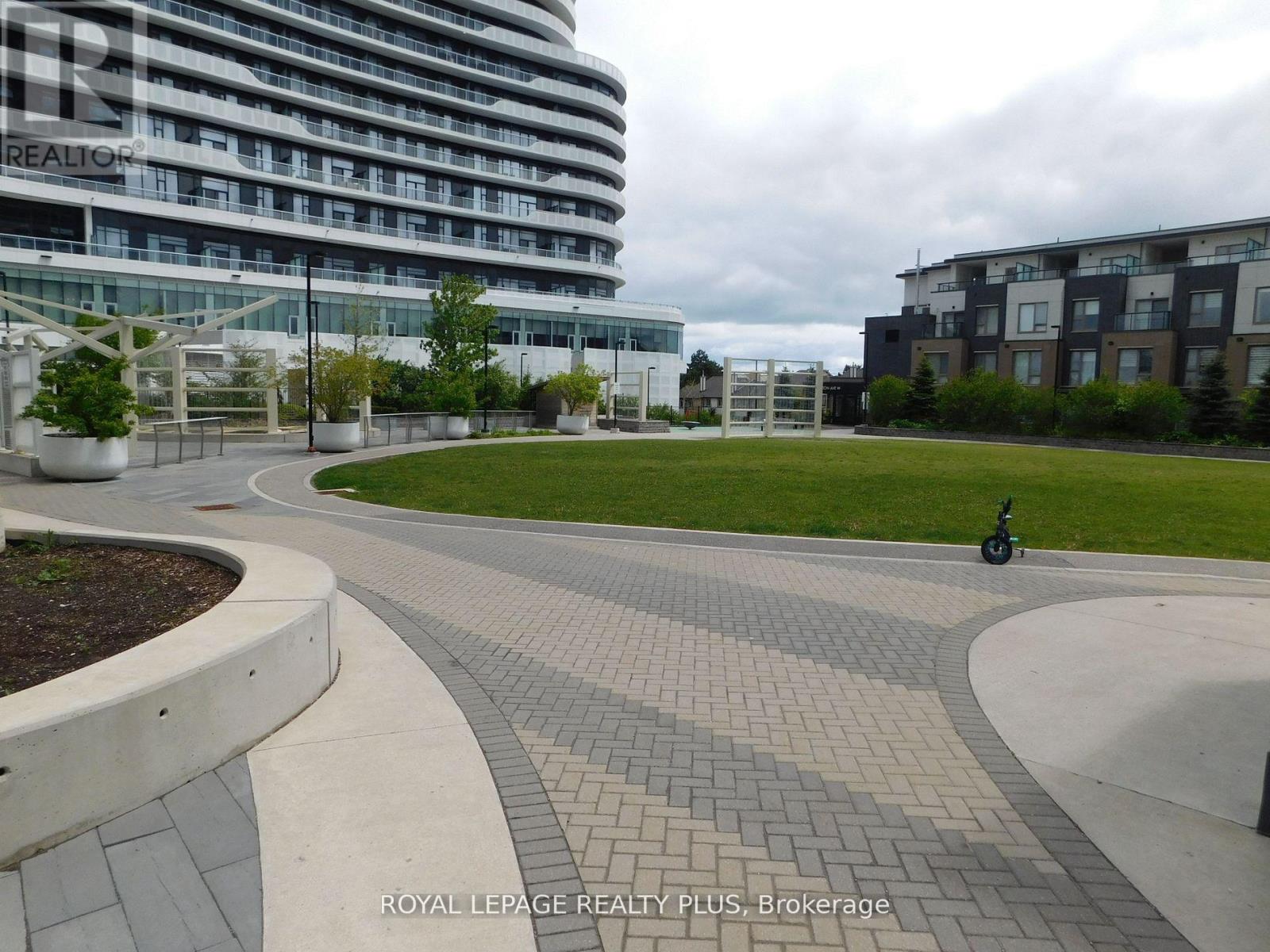 1609 - 2520 Eglinton Avenue W, Mississauga (Central Erin Mills), Ontario  L5M 0Y4 - Photo 5 - W12757026