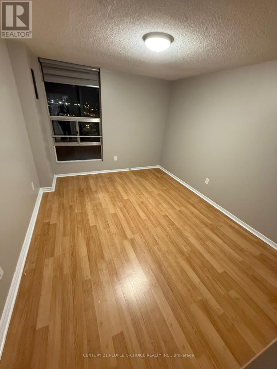 25 Kensington Road, Brampton (Queen Street Corridor), Ontario  L6T 3W8 - Photo 12 - W12757166