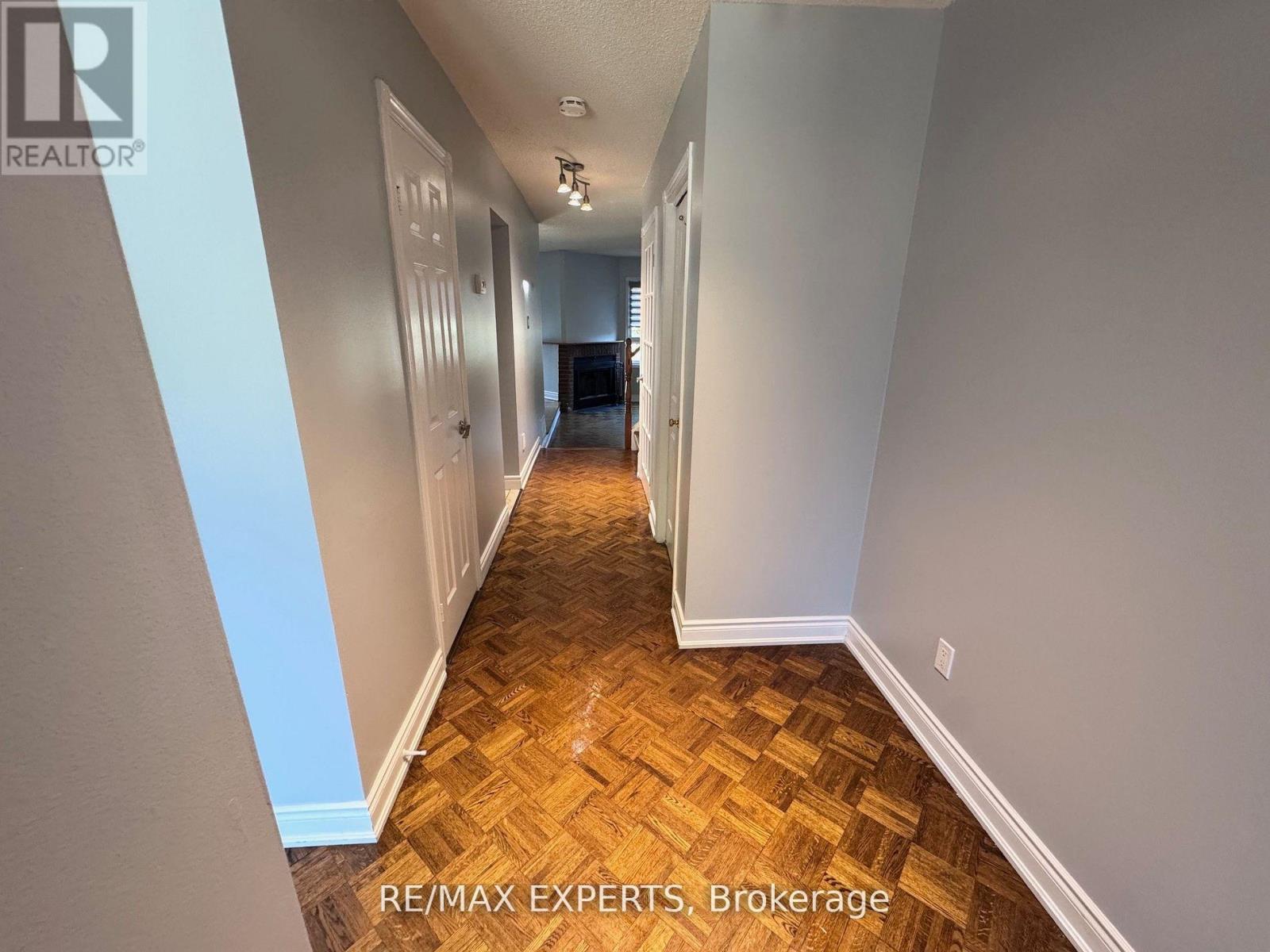 43 - 4635 Regents Terrace, Mississauga (Hurontario), Ontario  L5R 1X5 - Photo 2 - W12757206