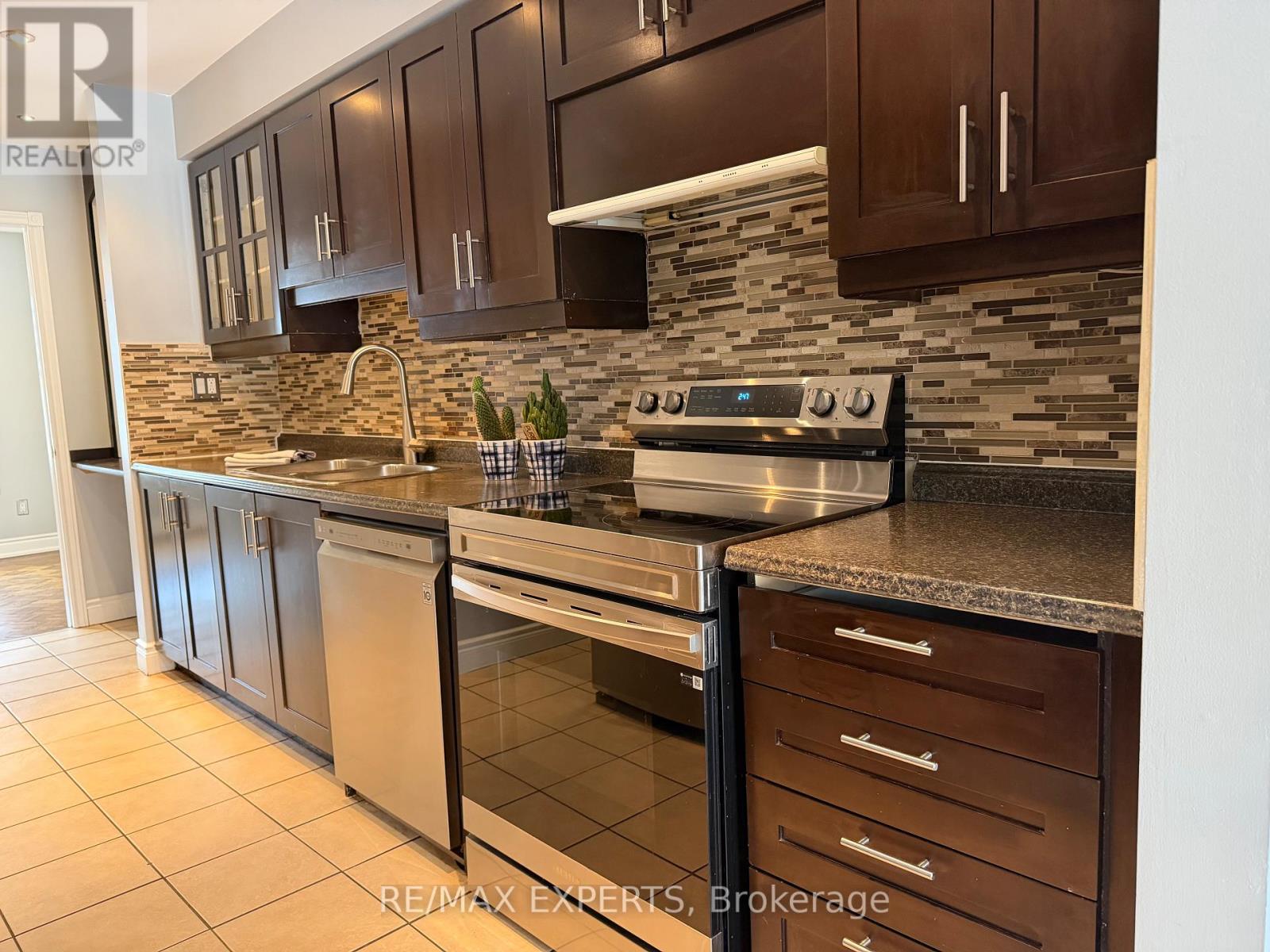 43 - 4635 Regents Terrace, Mississauga (Hurontario), Ontario  L5R 1X5 - Photo 5 - W12757206