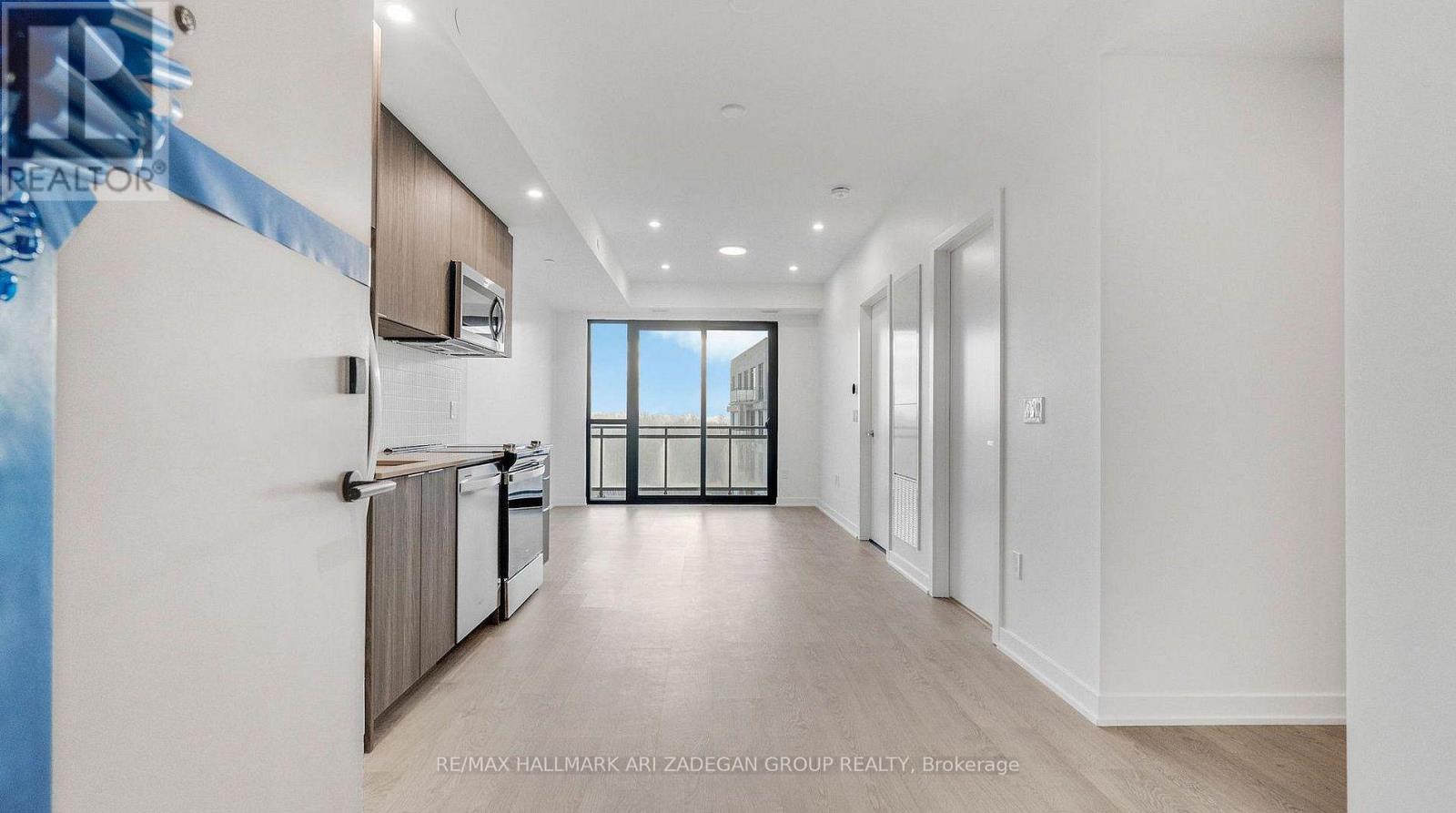 409 - 720 Whitlock Avenue, Milton, Ontario  L9E 2B5 - Photo 3 - W12757214