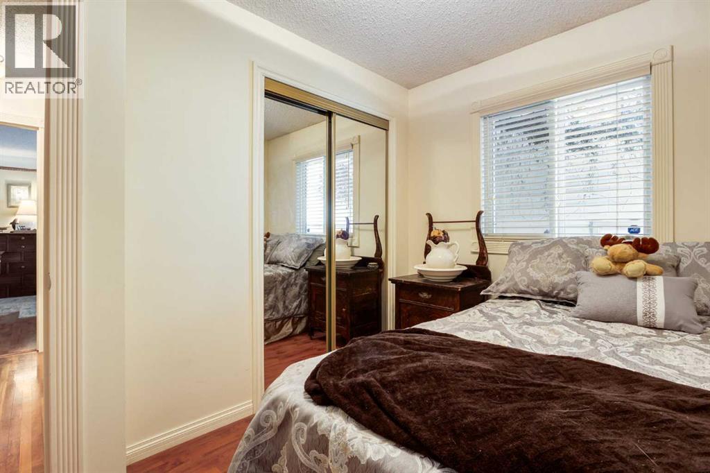 21 Midridge Green Se, Calgary, Alberta  T2X 1C9 - Photo 20 - A2278195