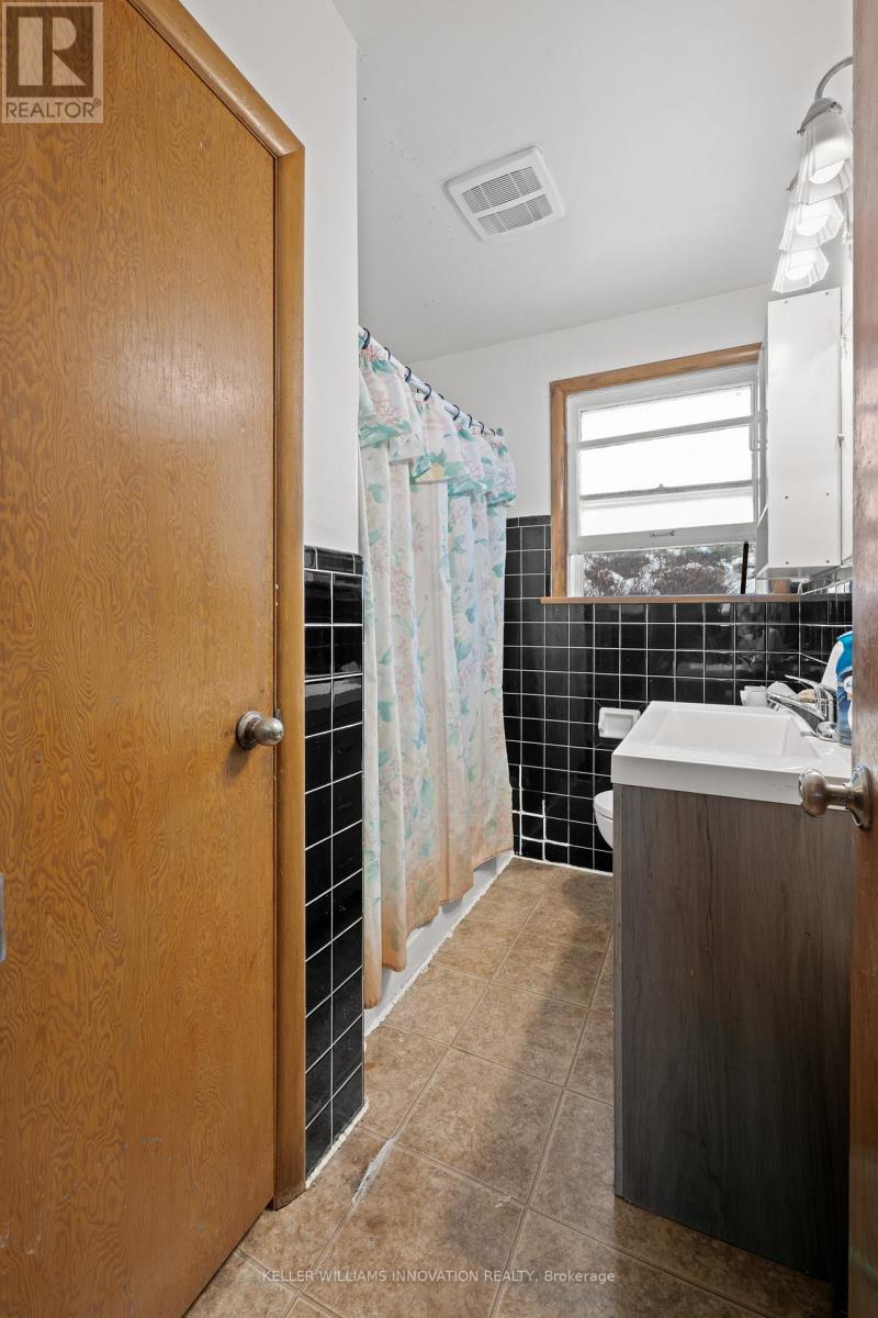 19 Perkell Place, Kitchener, Ontario  N2B 1J3 - Photo 15 - X12756826