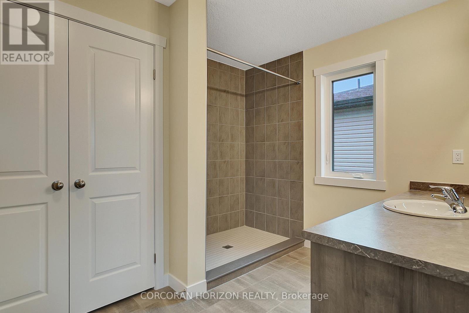 61 - 172 Newman Drive, Cambridge, Ontario  N1S 0C5 - Photo 22 - X12756914