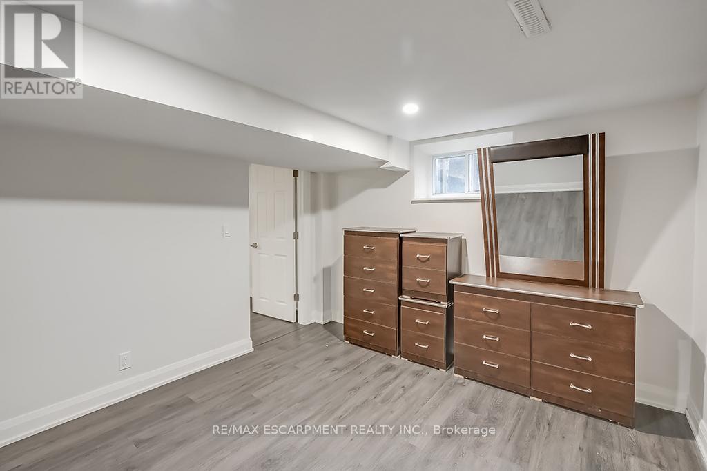 Lower - 38 Ashford Boulevard, Hamilton (Blakeley), Ontario  L8M 2T8 - Photo 11 - X12757024