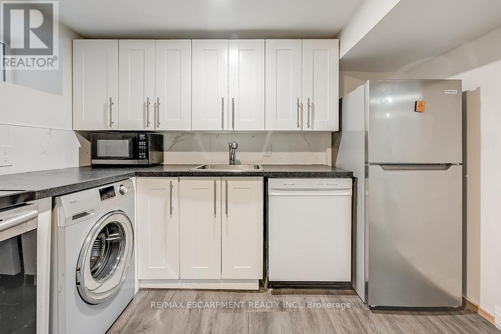 Lower - 38 Ashford Boulevard, Hamilton (Blakeley), Ontario  L8M 2T8 - Photo 13 - X12757024