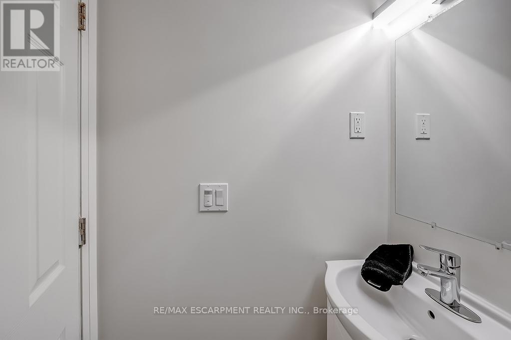 Lower - 38 Ashford Boulevard, Hamilton (Blakeley), Ontario  L8M 2T8 - Photo 18 - X12757024