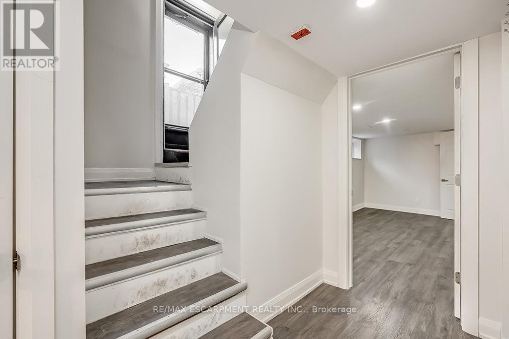 Lower - 38 Ashford Boulevard, Hamilton (Blakeley), Ontario  L8M 2T8 - Photo 4 - X12757024