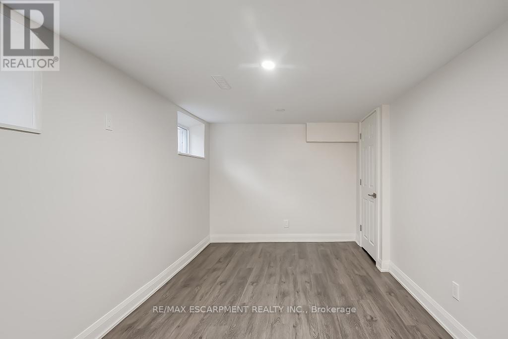 Lower - 38 Ashford Boulevard, Hamilton (Blakeley), Ontario  L8M 2T8 - Photo 7 - X12757024