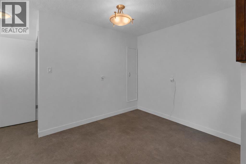 6312 Thorncliffe Drive Nw, Calgary, Alberta  T2K 3A7 - Photo 9 - A2278293