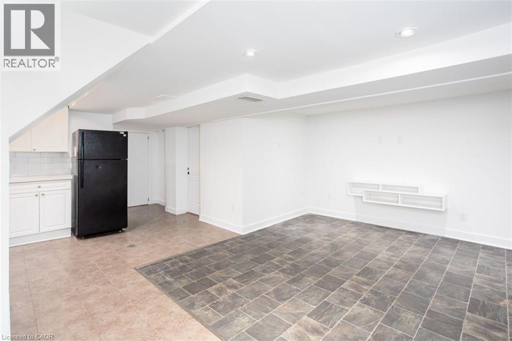 2162 Mount Forest Drive Unit# Lower, Burlington, Ontario  L7P 1H7 - Photo 4 - 40802821