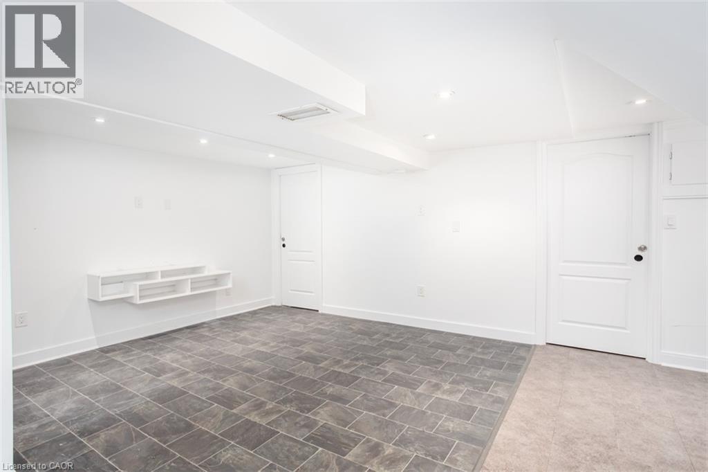 2162 Mount Forest Drive Unit# Lower, Burlington, Ontario  L7P 1H7 - Photo 5 - 40802821