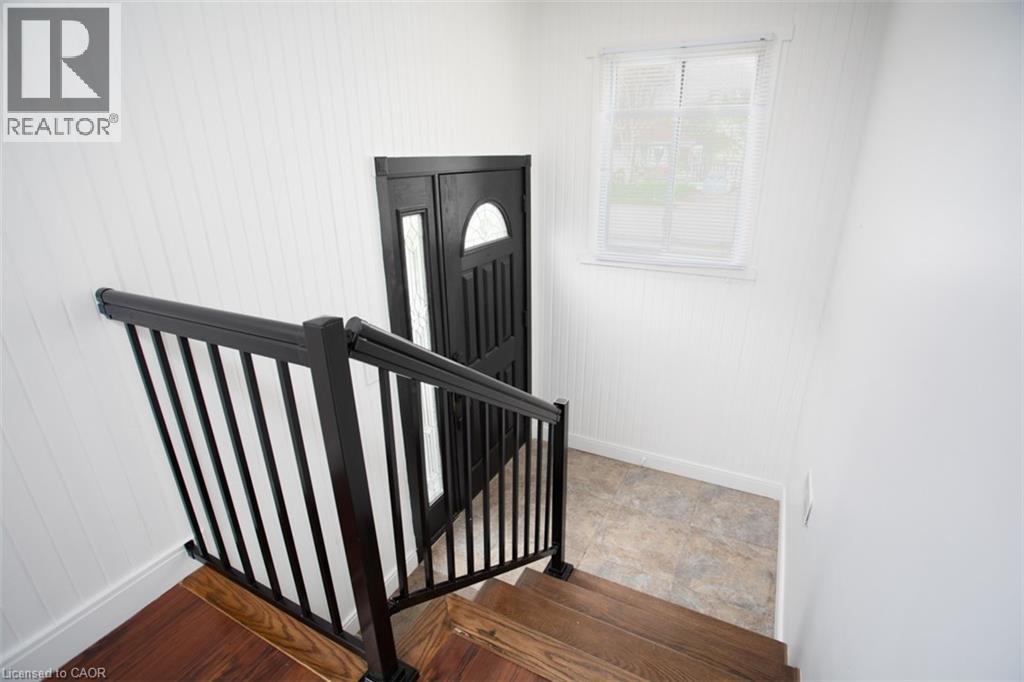 2162 Mount Forest Drive Unit# Upper, Burlington, Ontario  L7P 1H7 - Photo 2 - 40802803