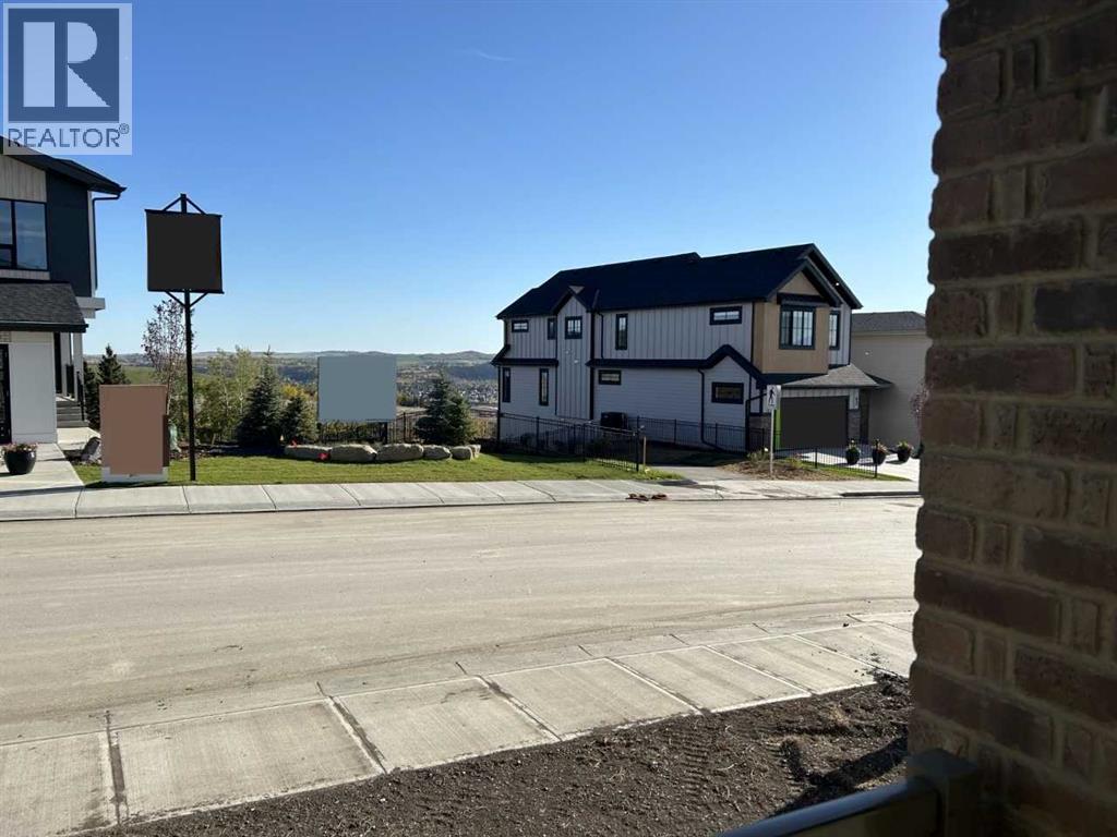 27 Heritage Link, Cochrane, Alberta  T4C 2J8 - Photo 3 - A2249127