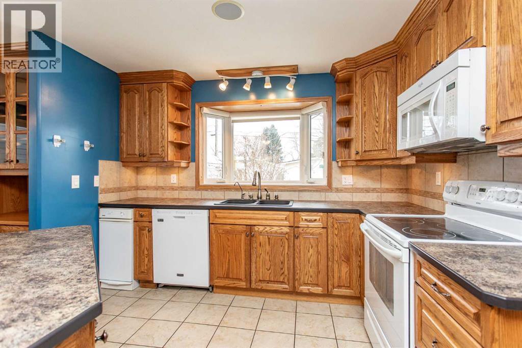 5210 47 Street, Lacombe, Alberta  T4L 1J3 - Photo 7 - A2283403